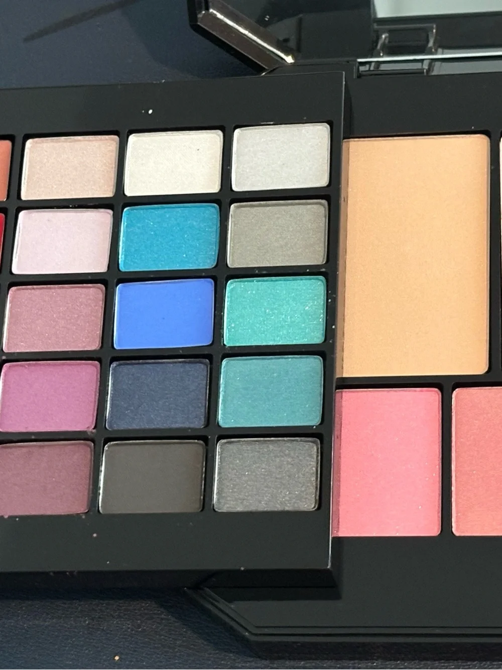 Victoria's Secret Eyeshadow & Lip Palette - Coral, Pink, Purple, Teal, Beige